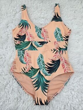 Janela Bay one-piece tropical palm leaf print swimsuit size Medium. New.